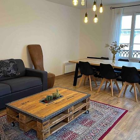 Appartement Terrasse Au Centre De Serris Exterior foto