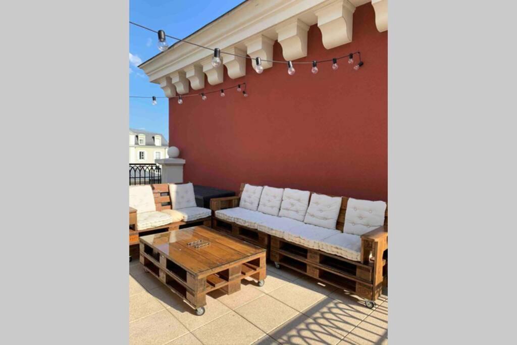 Appartement Terrasse Au Centre De Serris Exterior foto